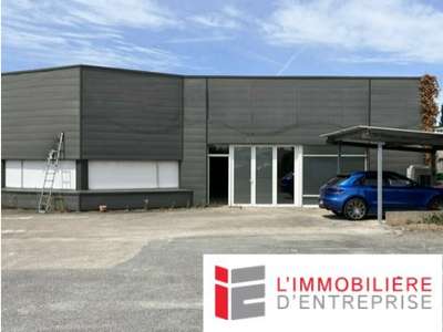 A louer local 475m² Vannes Zone de Parc Lann