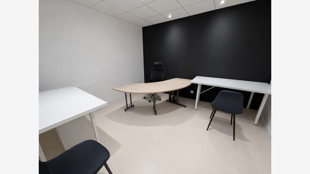 A louer local commercial de 104m² Vannes Tohannic