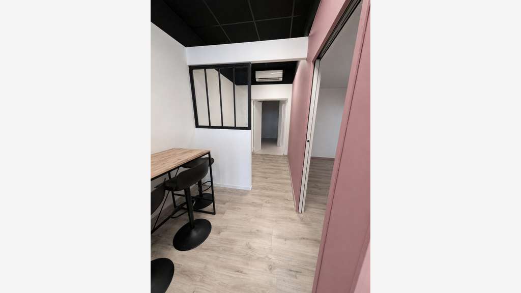 A louer local commercial de 104m² Vannes Tohannic