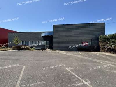 A louer bâtiment commercial 1200m² à Vannes