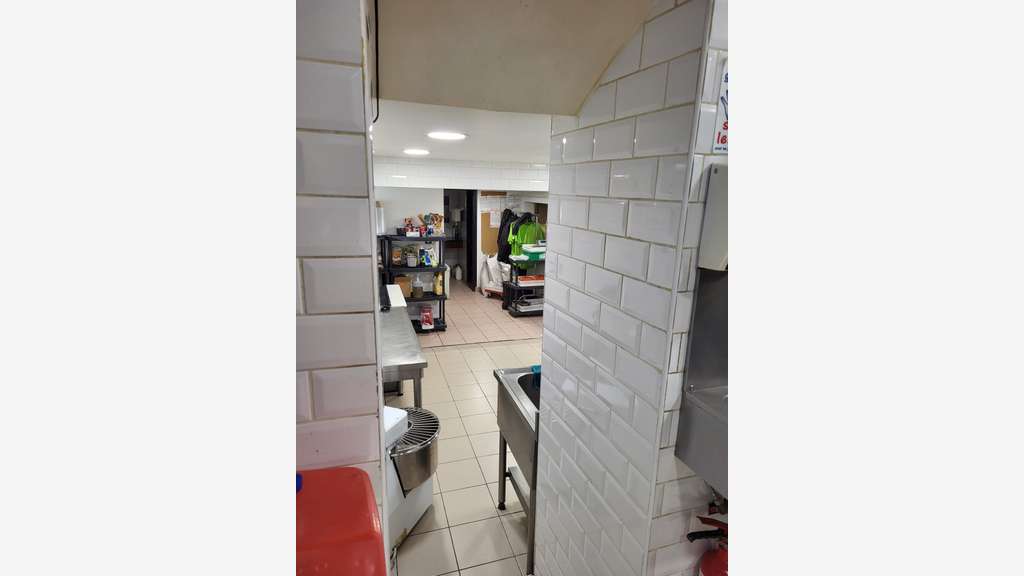 A louer local commercial 142m² Vannes Ouest