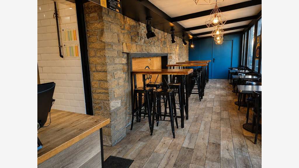 A louer local commercial 142m² Vannes Ouest