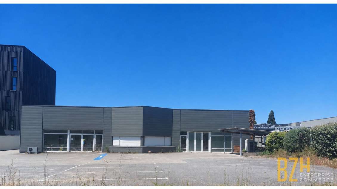 A LOUER - LOCAL COMMERCIAL 500 m² - VANNES