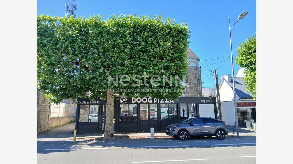 Local commercial 140m² à louer empl N°1 à Vannes  