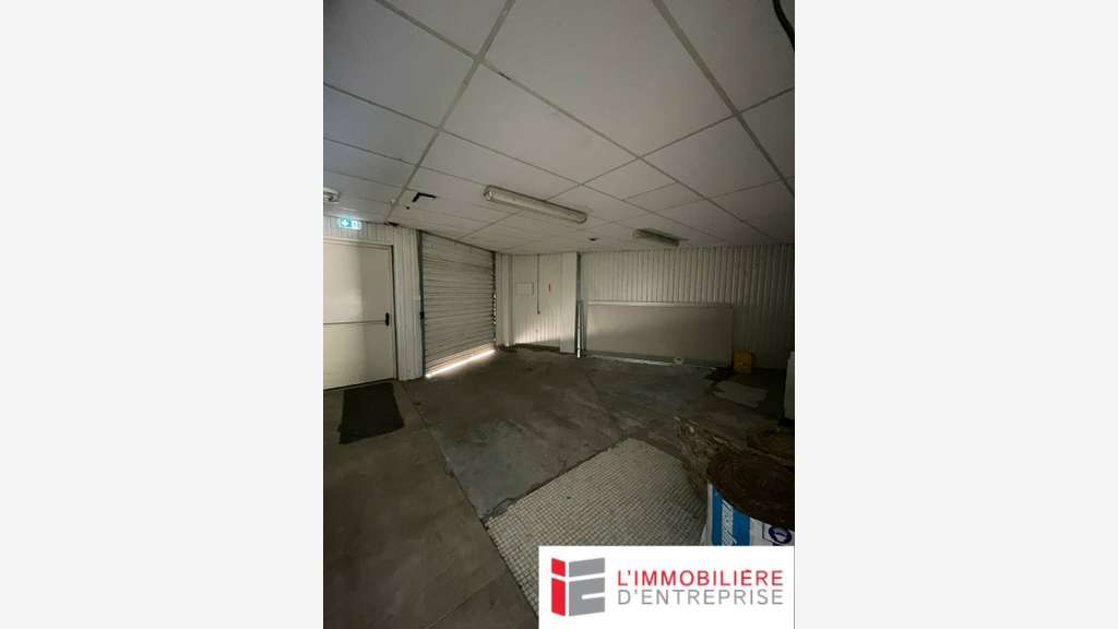 A LOUER - LOCAL COMMERCIAL - VANNES
