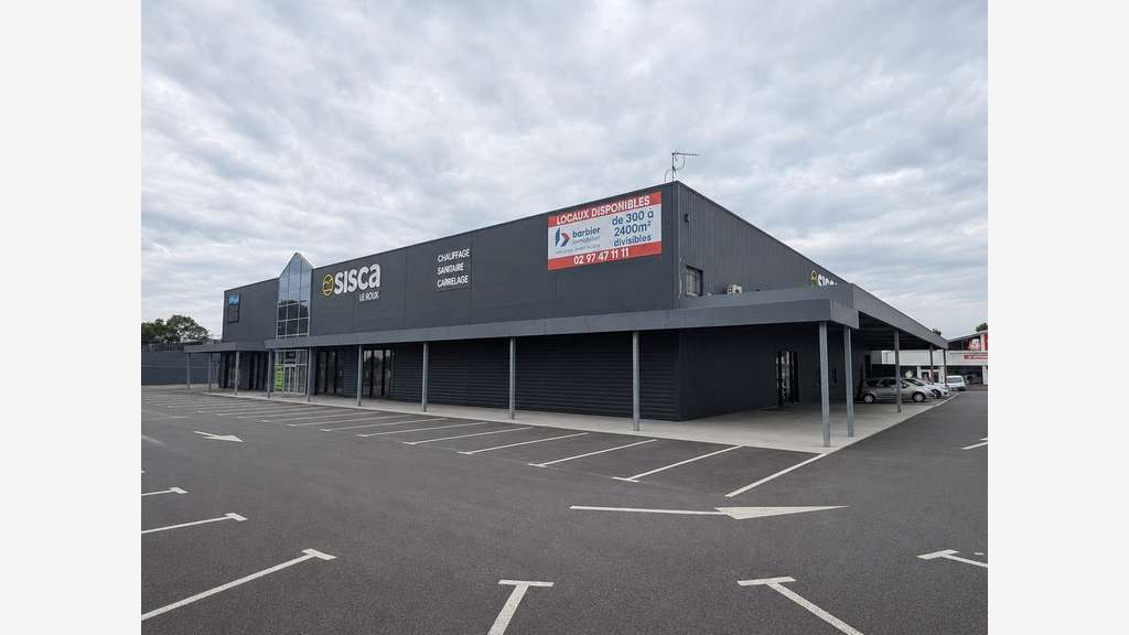 VANNES EST - Local commercial de 2400 m² environ