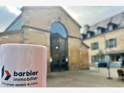 A LOUER Local Commercial - 1100 m² - Emplacement 