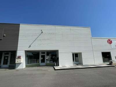 A LOUER - LOCAL COMMERCIAL - VANNES