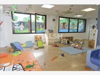 A LOUER - Local commercial (crèche) 494 m² - VAULX