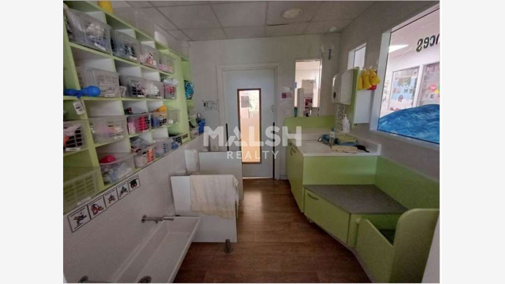 A LOUER - Local commercial (crèche) 494 m² - VAULX