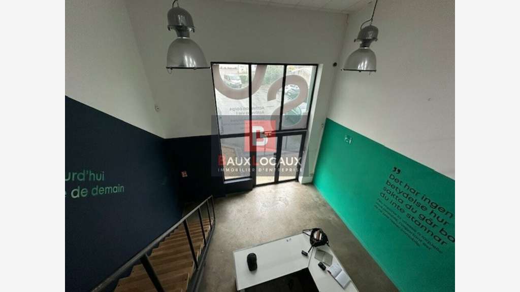 Local 125m² à louer en zone commerciale à Vedène
