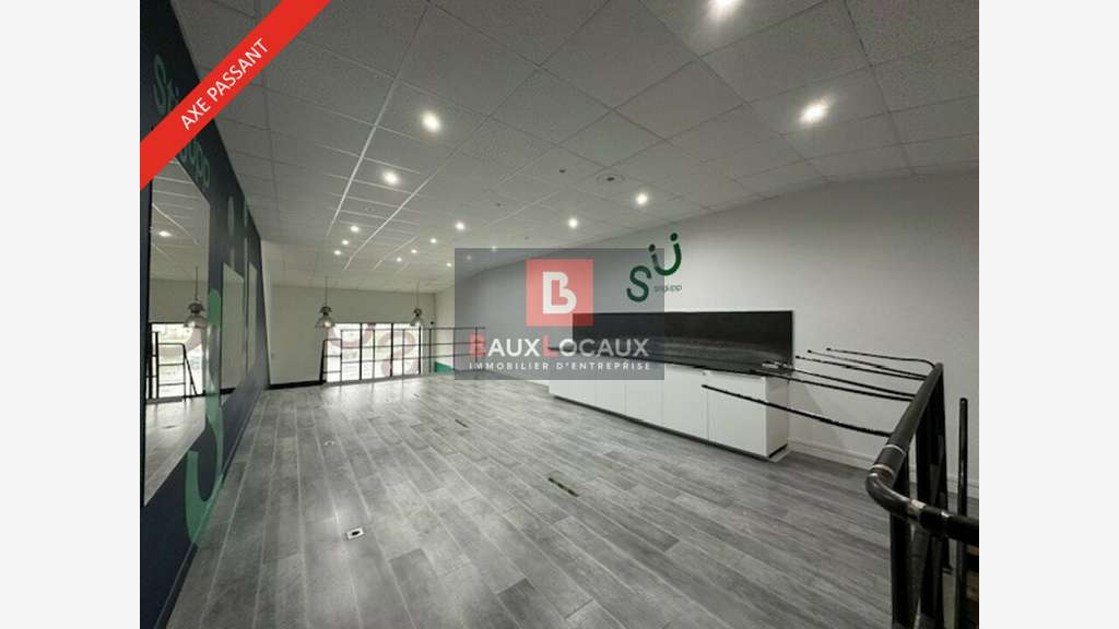 Local 125m² à louer en zone commerciale à Vedène