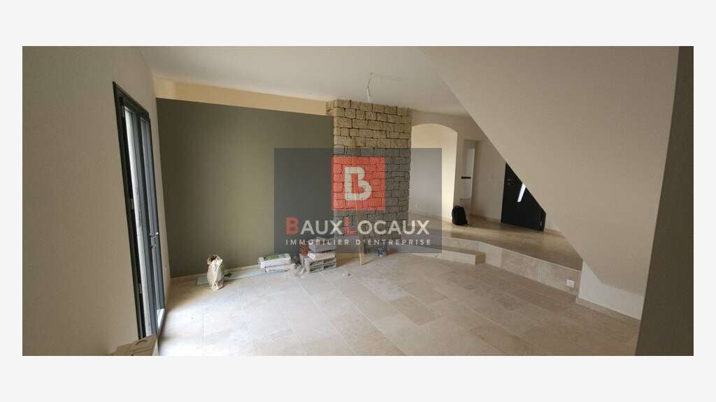 Local commercial 142m² à louer à Vedène
