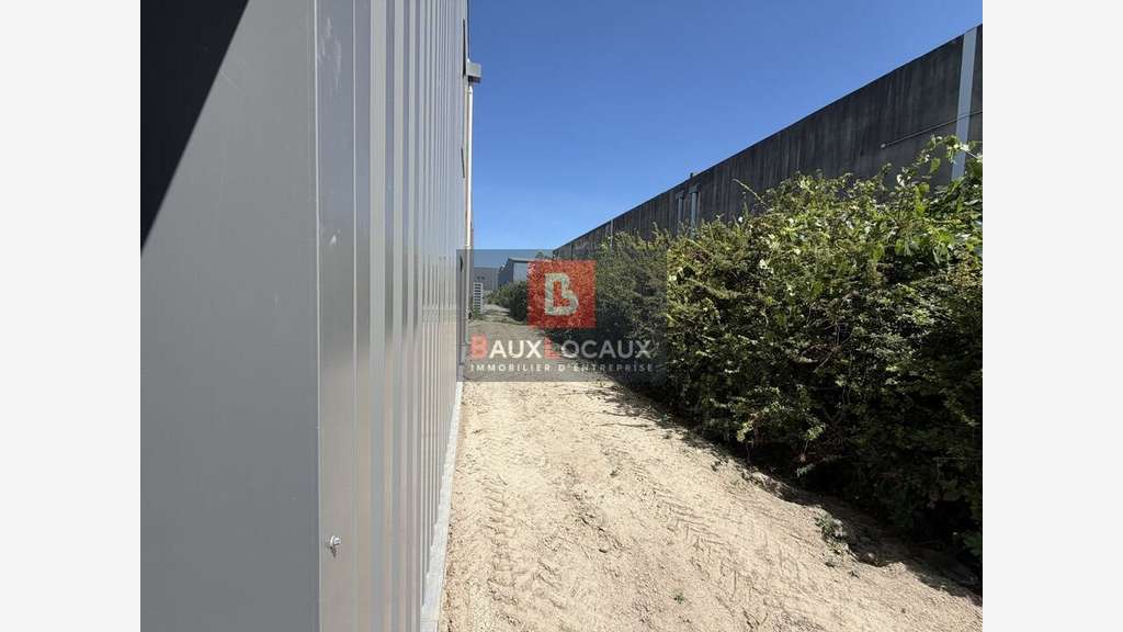 Local commercial neuf 194m² à louer à Vedène