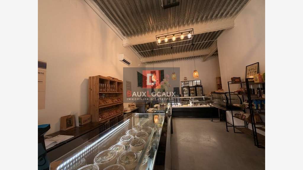 VEDENE - LOCAL COMMERCIAL à louer