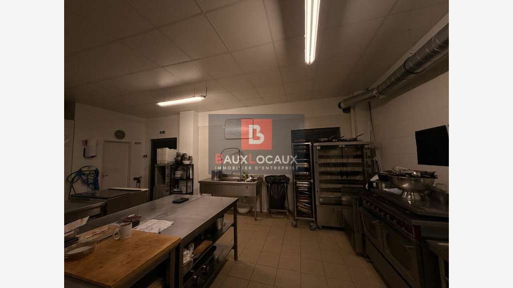 VEDENE - LOCAL COMMERCIAL à louer