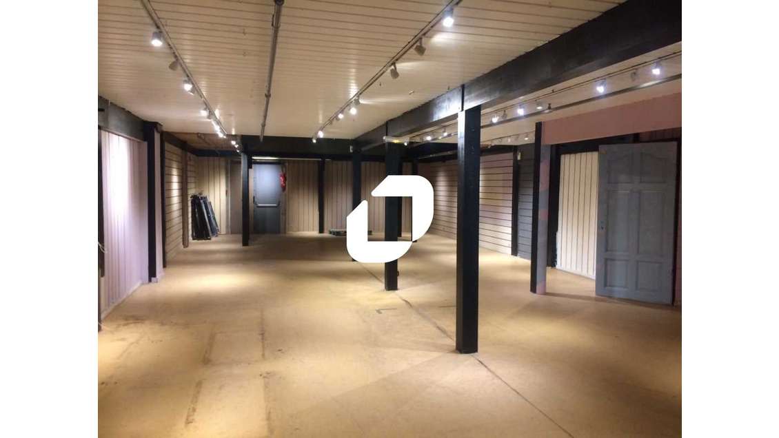 A louer Local commercial 171m² Velizy villacoublay