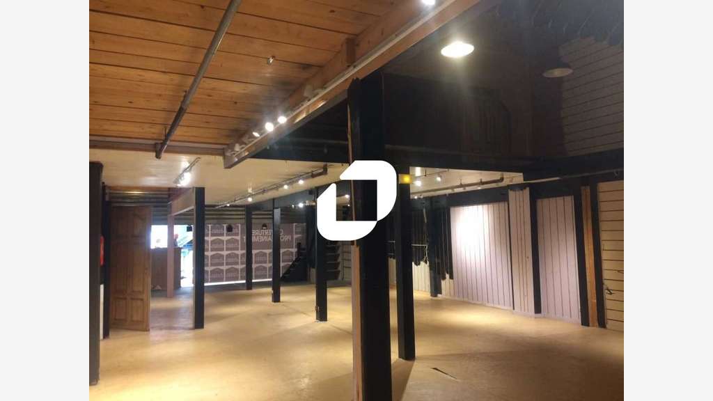 A louer Local commercial 171m² Velizy villacoublay