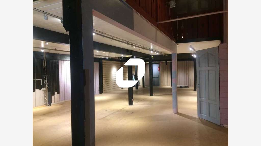 A louer Local commercial 171m² Velizy villacoublay