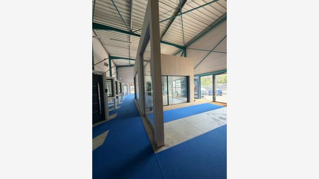 Local commercial de 170m² à louer à Vendargues