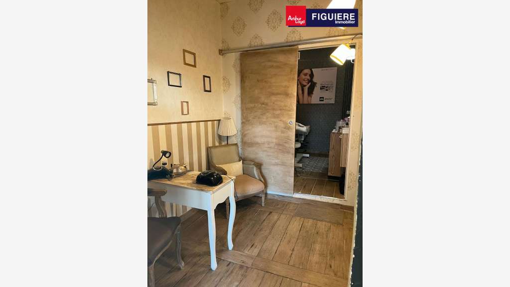 Local commercial de 90m² à louer en zc à Venelles