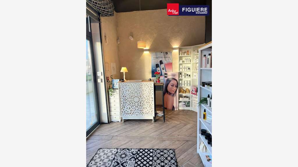Local commercial de 90m² à louer en zc à Venelles