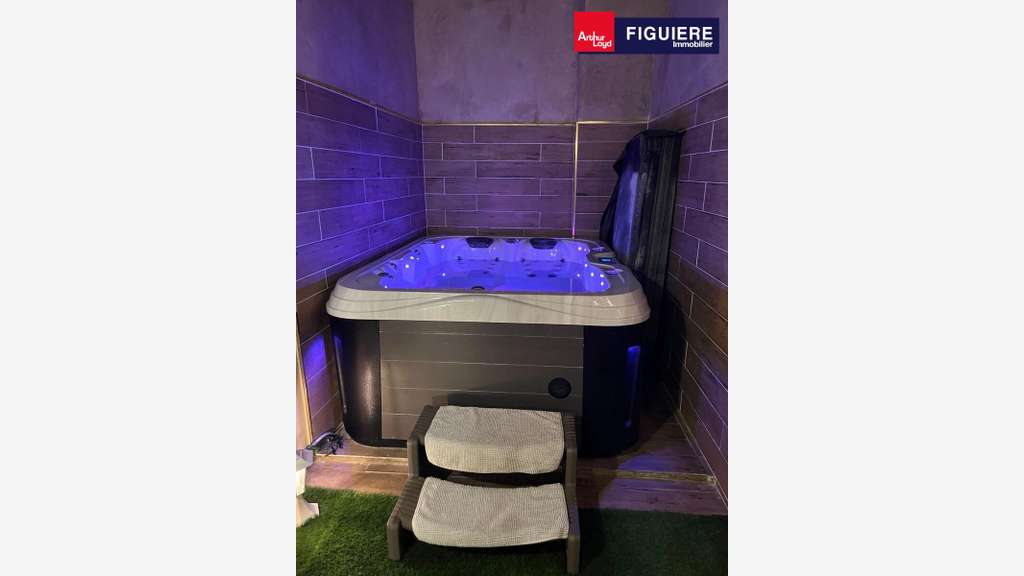 Local commercial de 90m² à louer en zc à Venelles