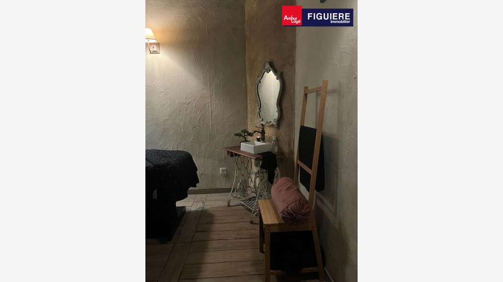 Local commercial de 90m² à louer en zc à Venelles