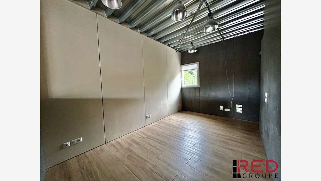 LOCAL COMMERCIAL OU PROFESSIONNEL