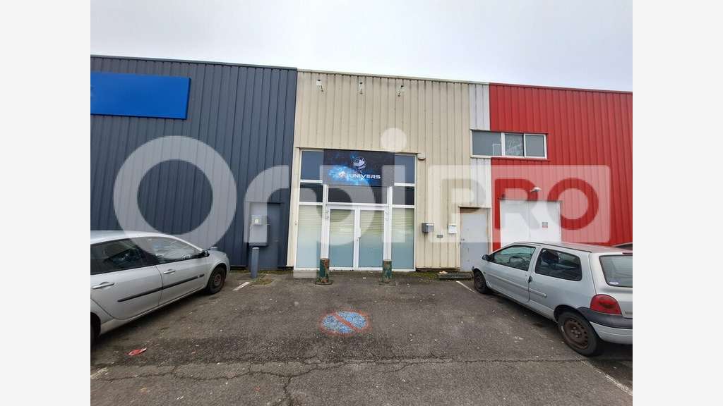 A LOUER LOCAL COMMERCIAL ZAC JAUX - VENETTE