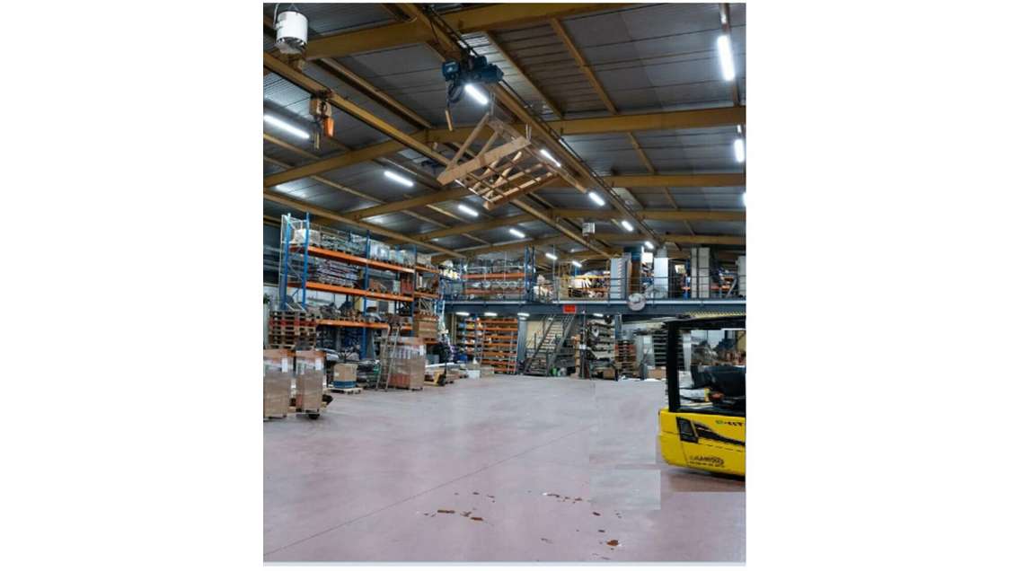 Loue local d'activité 875m² à Vénissieux ZI Carnot