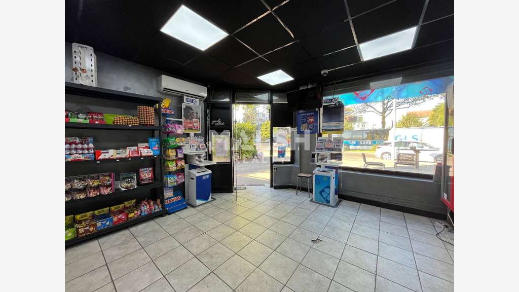 Local commercial 100m² à louer à Parilly  