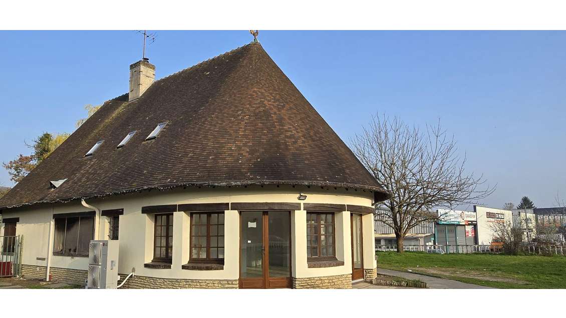 Location local 122m² à Vernon site du halage