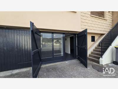 Local commercial à Vernon