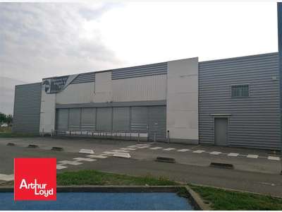 A louer local commercial 1200m² à Vernouillet