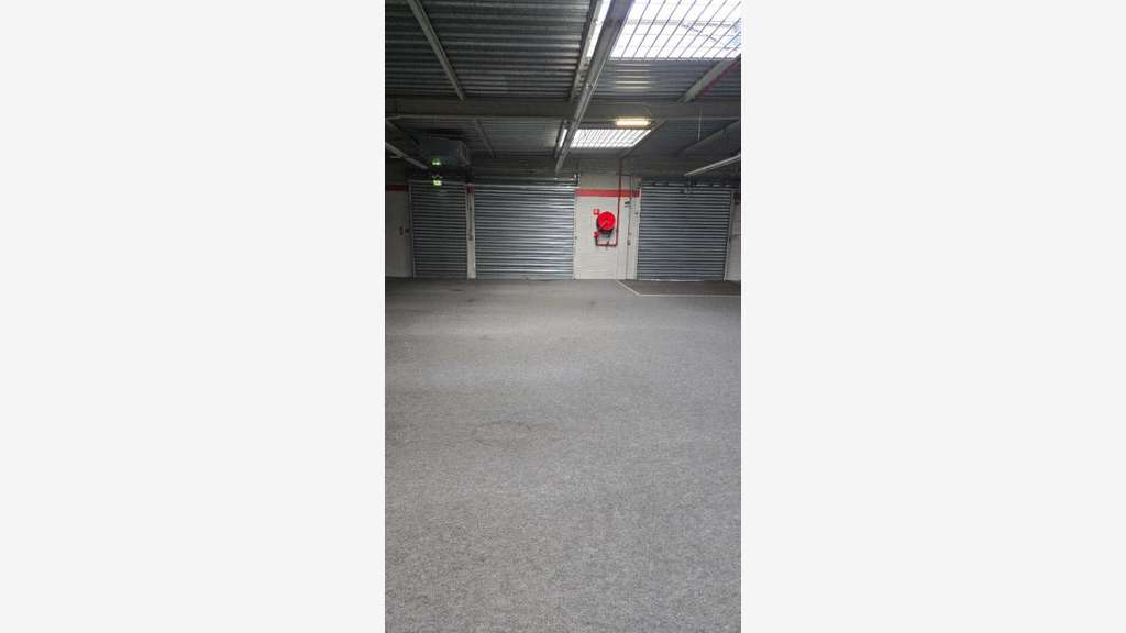 Loue local commercial de 445m² zc Sud Vernouillet