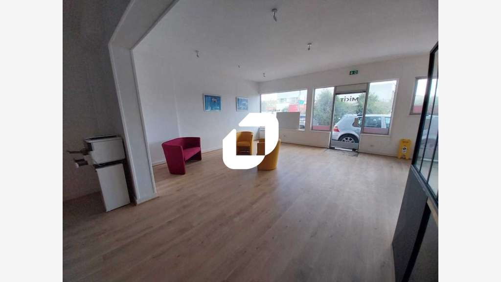 A louer Local commercial 130m² Vernouillet