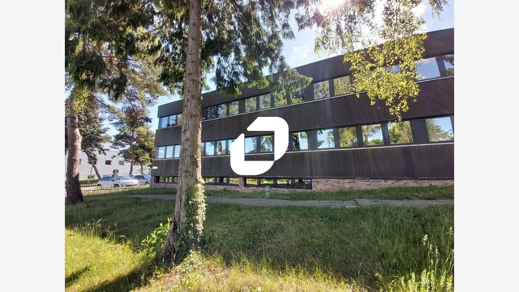 Locaux Mixtes de 314 m² non divisibles à Louer à V