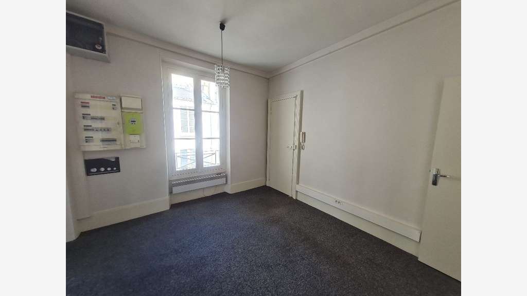 Loue local 80m² Versailles avenue de Saint Cloud