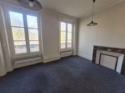 Loue local 80m² Versailles avenue de Saint Cloud