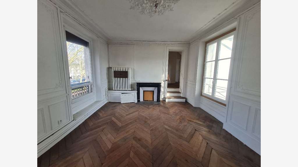 A louer local 171m² axe stratégique de Versailles