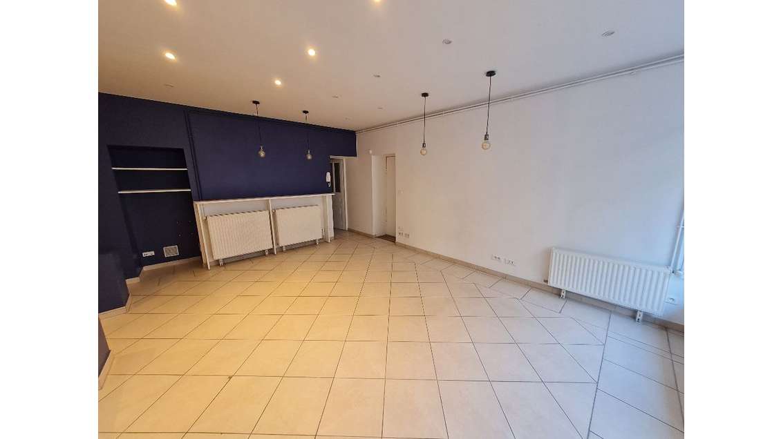 A louer local 75m² à Versailles Rue de la Paroisse