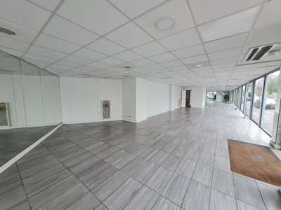 Loue local 148m² Versailles rue des Etats-Généraux