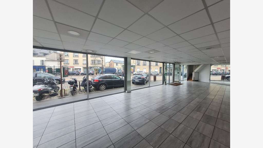 Loue local 148m² Versailles rue des Etats-Généraux