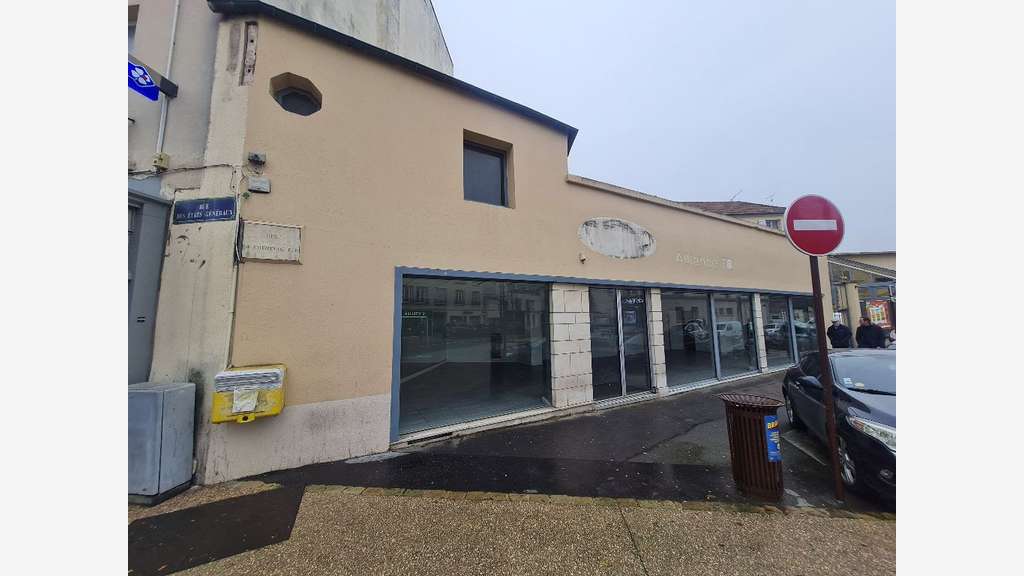Loue local 148m² Versailles rue des Etats-Généraux