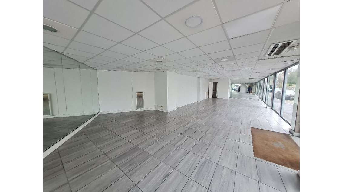 Loue local 148m² Versailles rue des Etats-Généraux