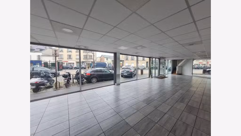 Loue local 148m² Versailles rue des Etats-Généraux