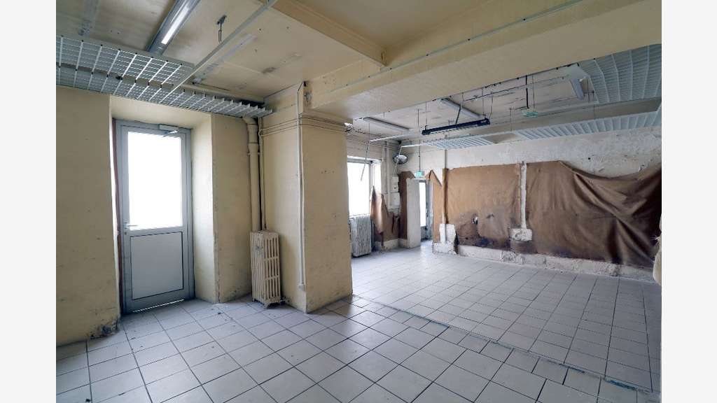 A louer local commercial 301m² Versailles St Cloud