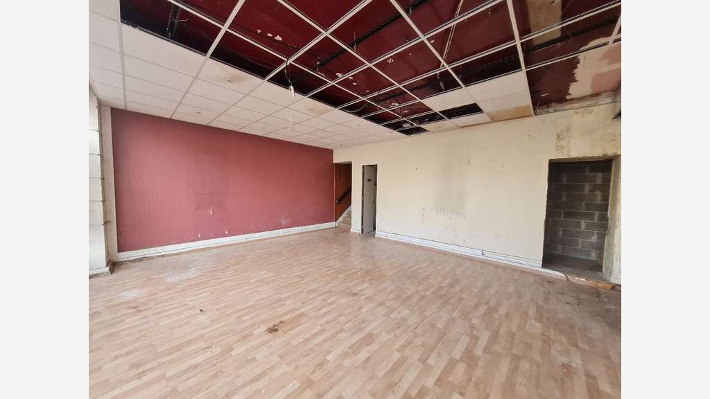 A louer local 185m² avenue de St Cloud Versailles