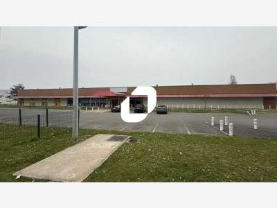 A louer Local commercial 3300m² Vert saint denis